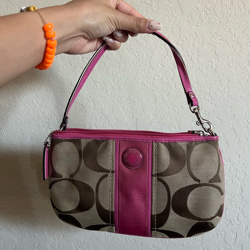 Y2k vintage Coach shoulder bag. Pink and brown color way, signature C logo.